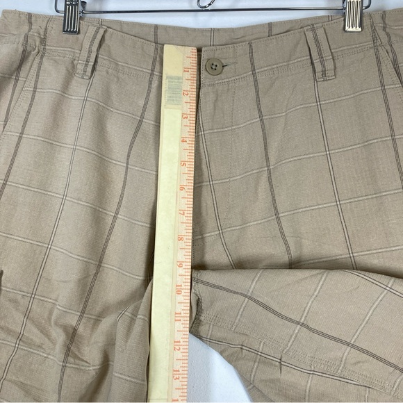 The North Face Rainier Surplus Cargo Shorts Mens Size 38 Beige Outdoor Camping - Picture 7 of 16